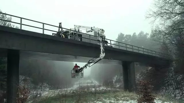 橋梁檢測車