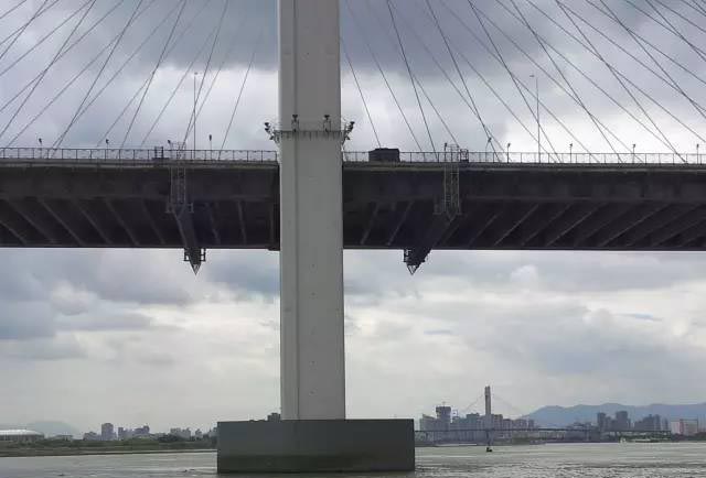 橋梁檢修車