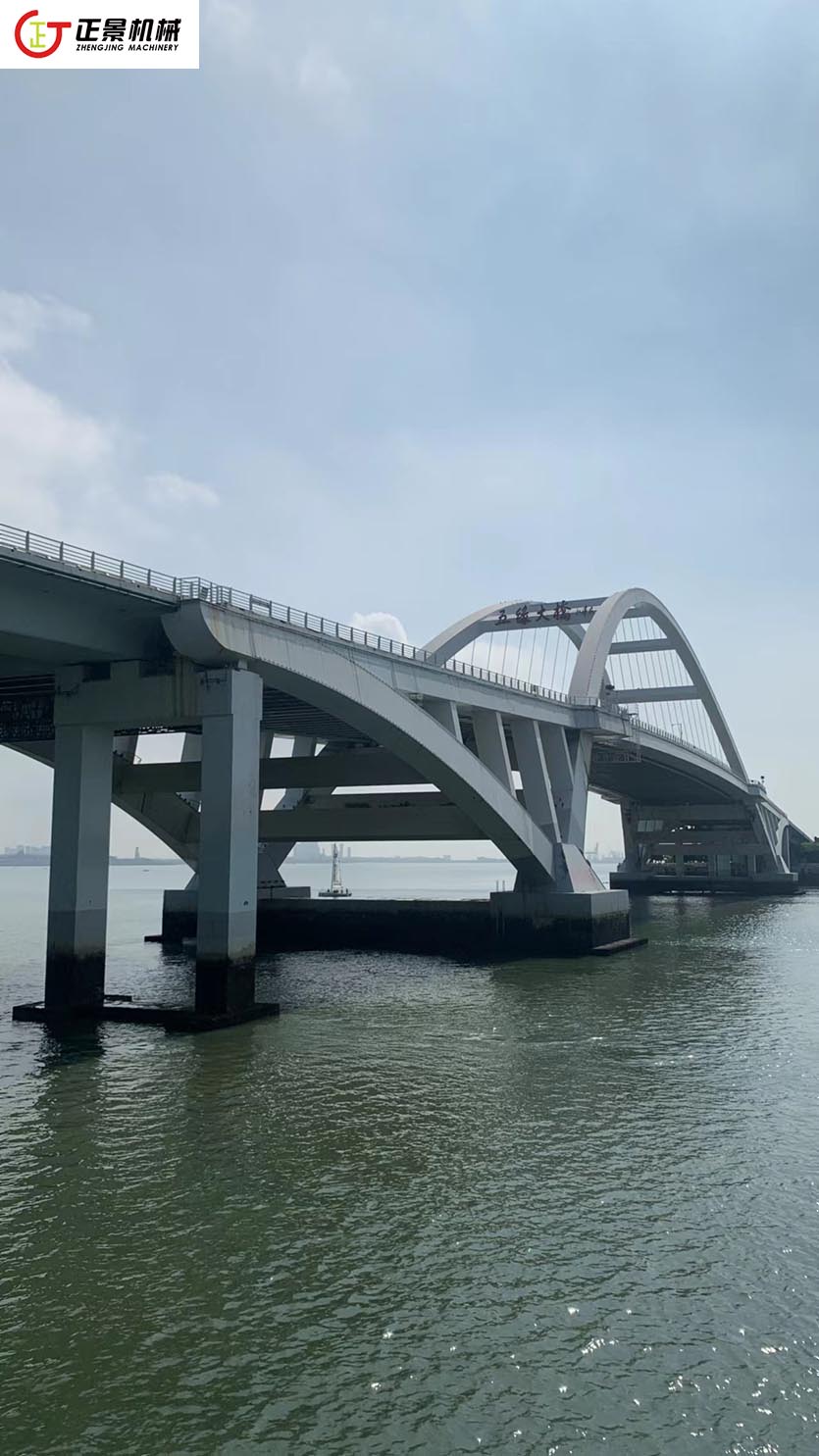 橋梁檢查車