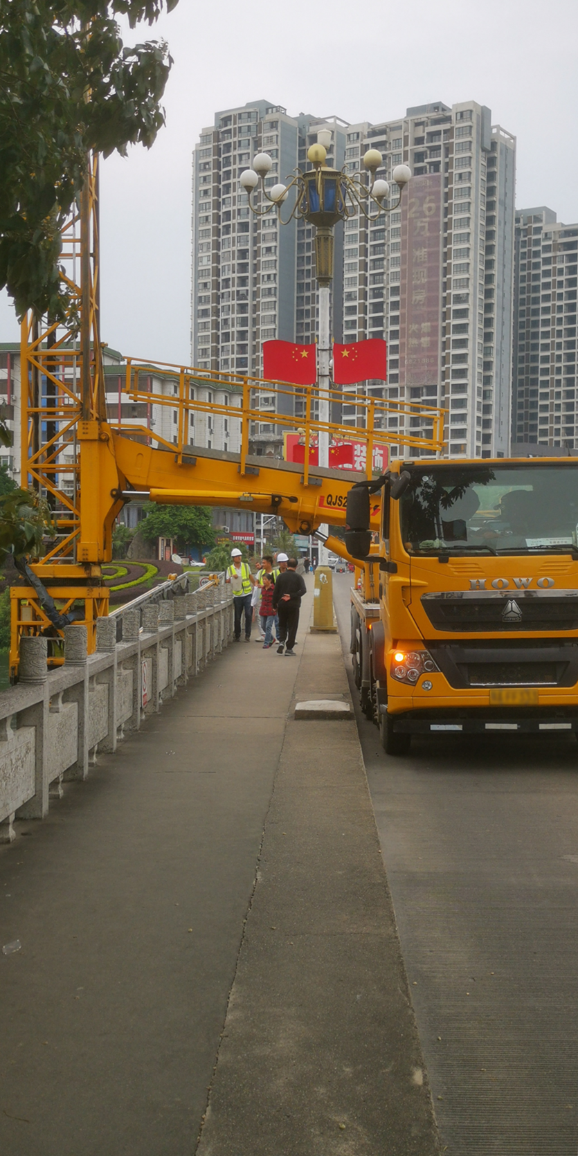 橋梁檢測車